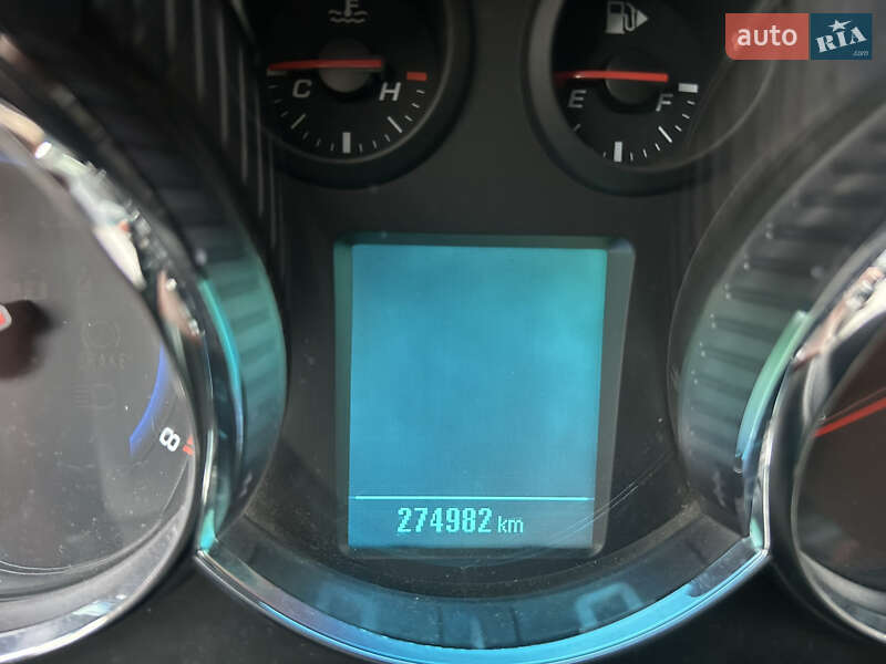 Седан Chevrolet Cruze 2012 в Полтаве
