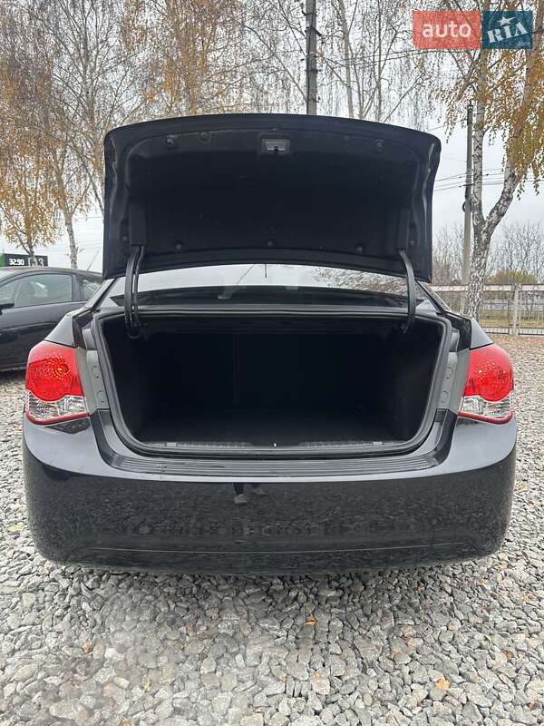 Седан Chevrolet Cruze 2010 в Смеле