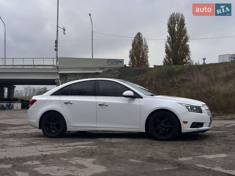 Седан Chevrolet Cruze 2012 в Киеве