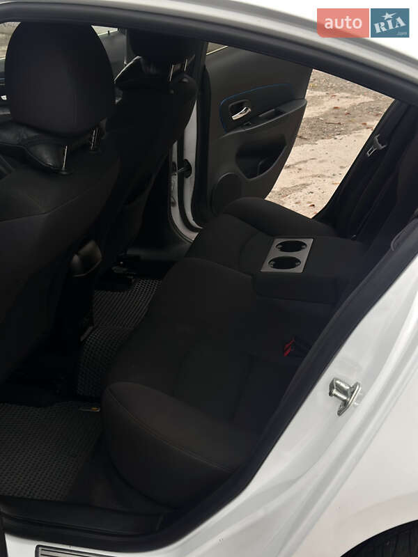 Седан Chevrolet Cruze 2012 в Киеве