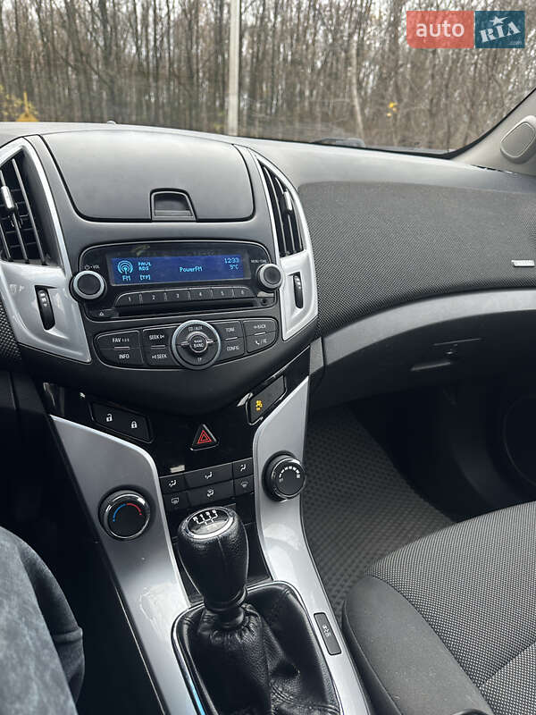 Универсал Chevrolet Cruze 2013 в Харькове фото 10 Универсал Chevrolet Cruze 2013 в Харькове