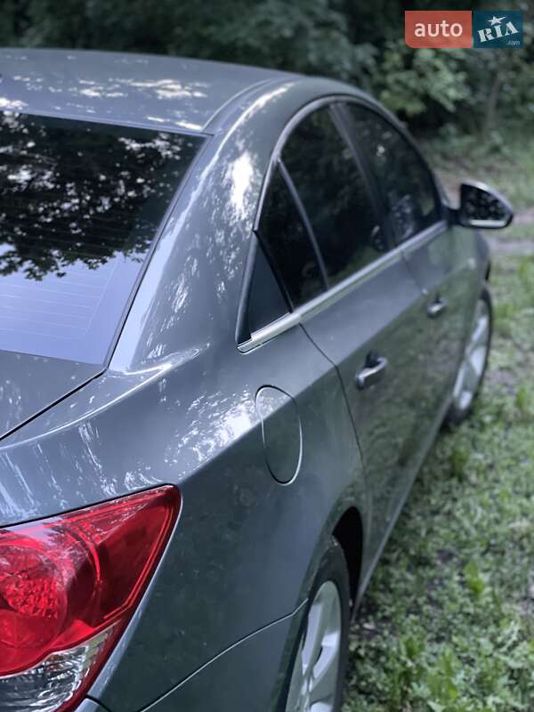 Седан Chevrolet Cruze 2010 в Харькове фото 8 Седан Chevrolet Cruze 2010 в Харькове