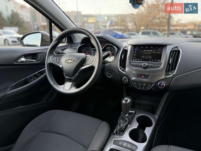 Седан Chevrolet Cruze 2018 в Киеве фото 11 Седан Chevrolet Cruze 2018 в Киеве
