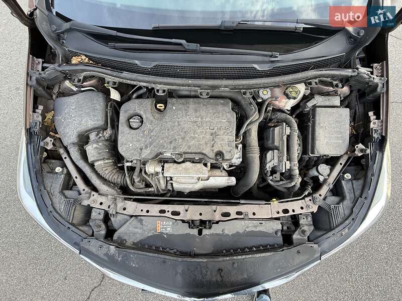 Седан Chevrolet Cruze 2018 в Киеве фото 32 Седан Chevrolet Cruze 2018 в Киеве
