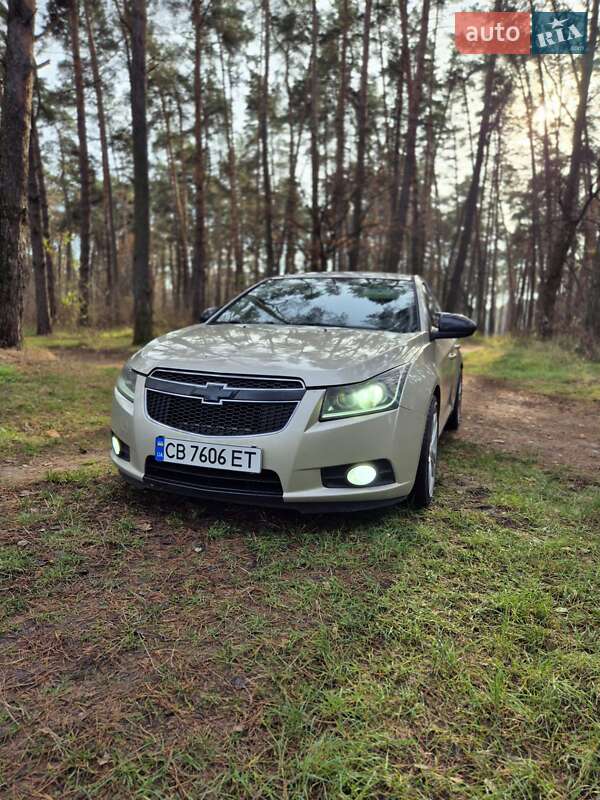 Седан Chevrolet Cruze 2013 в Чернигове