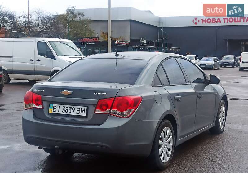 Седан Chevrolet Cruze 2011 в Полтаве фото 3 Седан Chevrolet Cruze 2011 в Полтаве