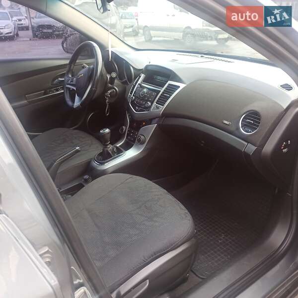 Седан Chevrolet Cruze 2011 в Полтаве фото 5 Седан Chevrolet Cruze 2011 в Полтаве