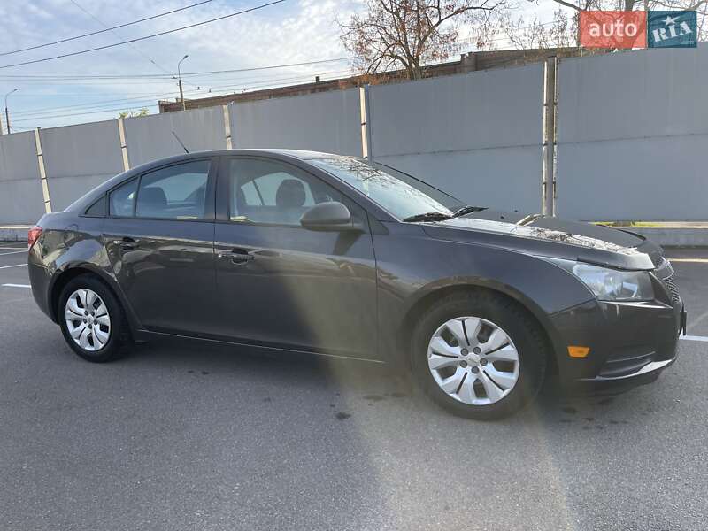 Седан Chevrolet Cruze 2014 в Киеве
