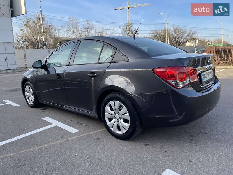 Седан Chevrolet Cruze 2014 в Киеве