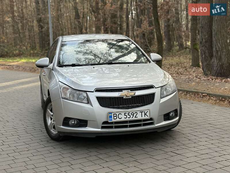 Седан Chevrolet Cruze 2012 в Львові