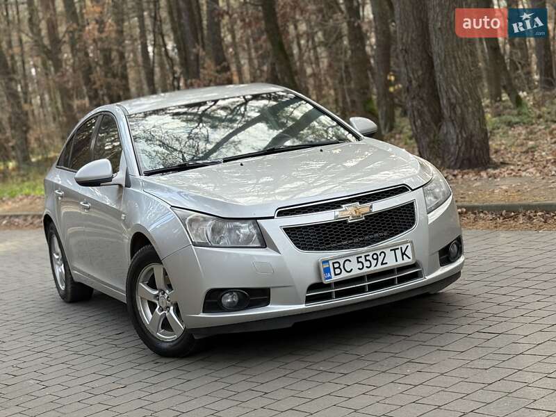 Седан Chevrolet Cruze 2012 в Львові