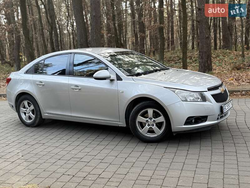Седан Chevrolet Cruze 2012 в Львові