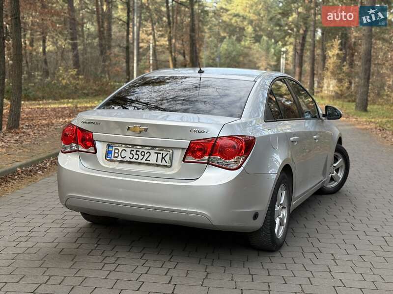 Седан Chevrolet Cruze 2012 в Львові