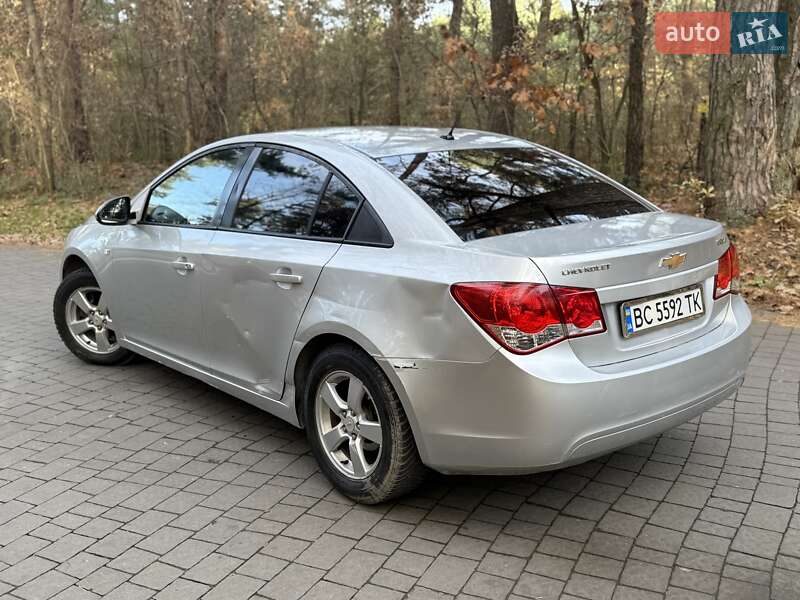 Седан Chevrolet Cruze 2012 в Львові