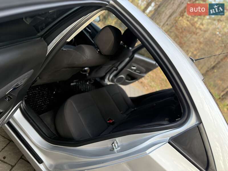 Седан Chevrolet Cruze 2012 в Львові