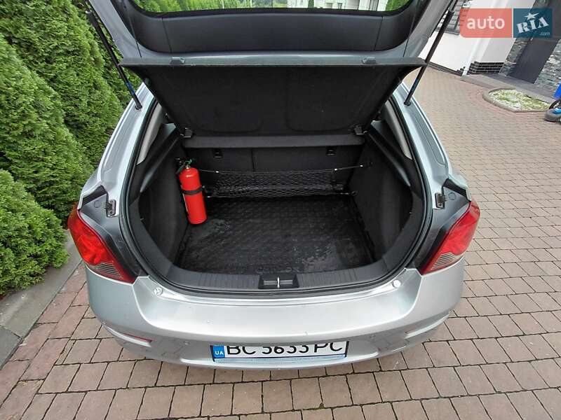 Хэтчбек Chevrolet Cruze 2012 в Львове