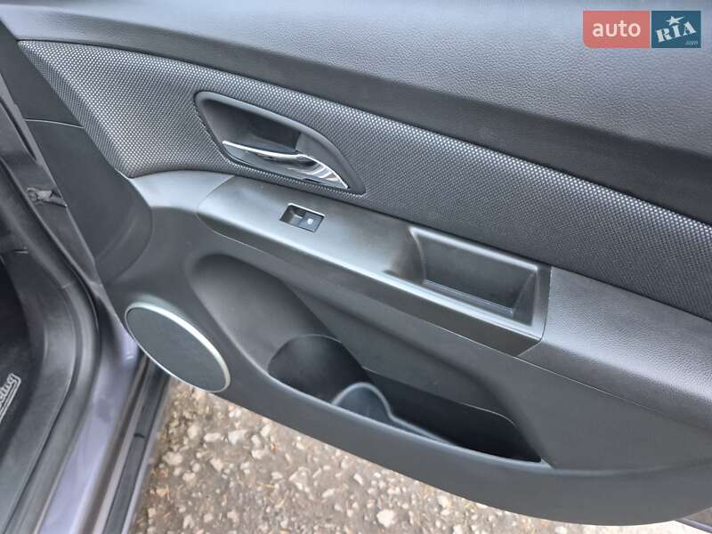 Универсал Chevrolet Cruze 2013 в Ровно фото 34 Универсал Chevrolet Cruze 2013 в Ровно