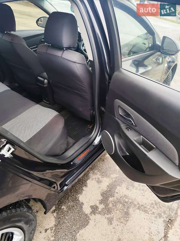 Хэтчбек Chevrolet Cruze 2012 в Киеве фото 14 Хэтчбек Chevrolet Cruze 2012 в Киеве