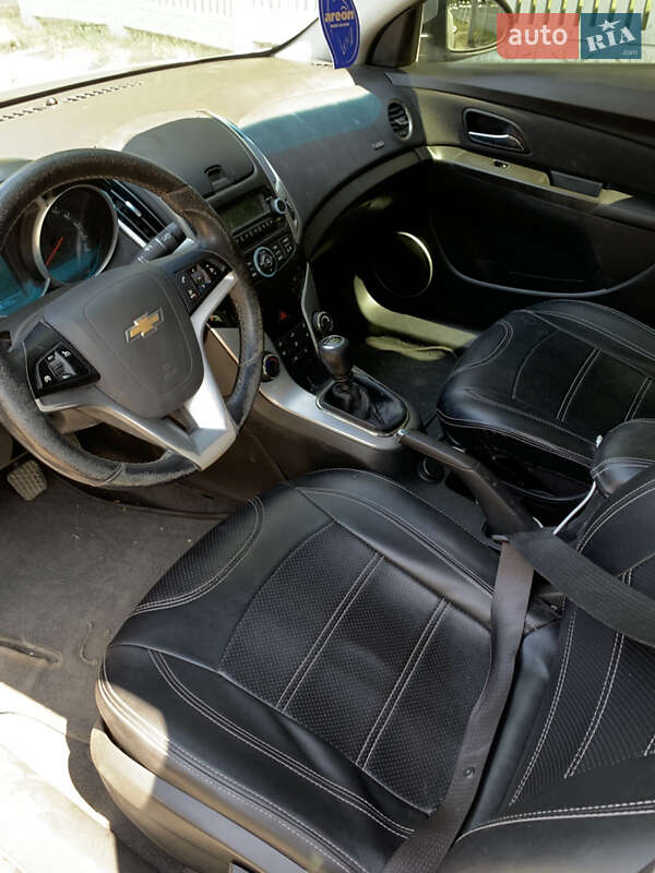 Седан Chevrolet Cruze 2014 в Львове