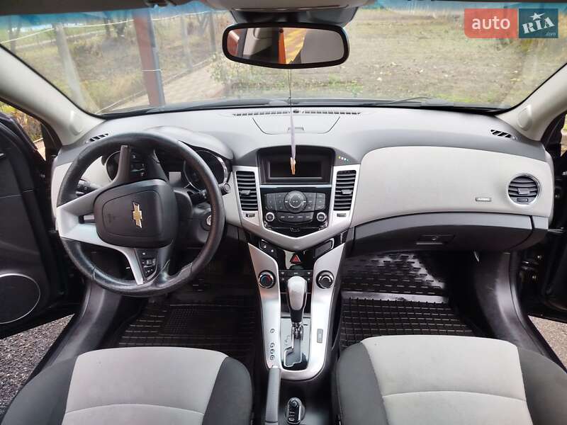 Седан Chevrolet Cruze 2011 в Буче