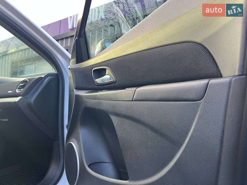 Седан Chevrolet Cruze 2011 в Ровно