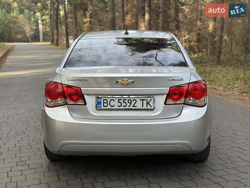 Седан Chevrolet Cruze 2012 в Львові