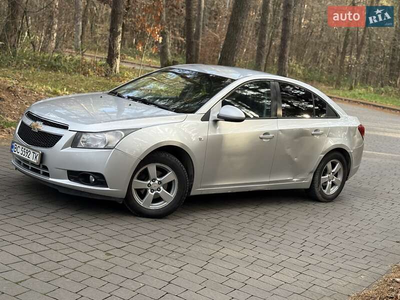 Седан Chevrolet Cruze 2012 в Львові