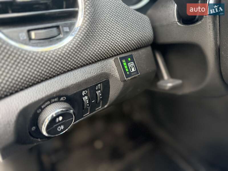 Седан Chevrolet Cruze 2012 в Львові