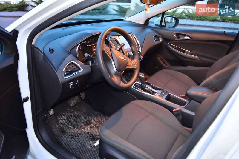 Седан Chevrolet Cruze 2016 в Ровно