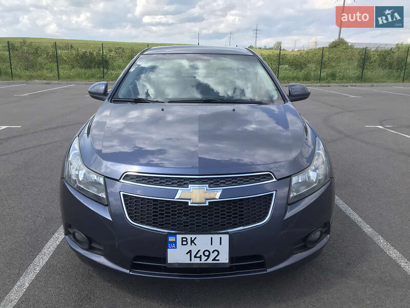 Седан Chevrolet Cruze 2012 в Ровно