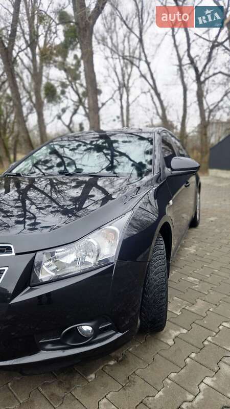 Седан Chevrolet Cruze 2012 в Чернівцях