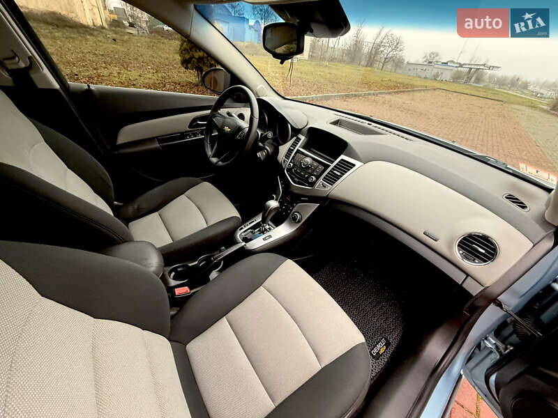 Седан Chevrolet Cruze 2011 в Харькове