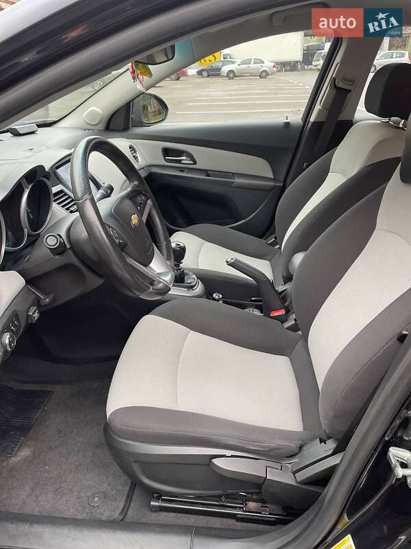Седан Chevrolet Cruze 2010 в Киеве
