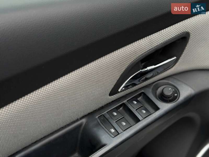 Седан Chevrolet Cruze 2011 в Запорожье