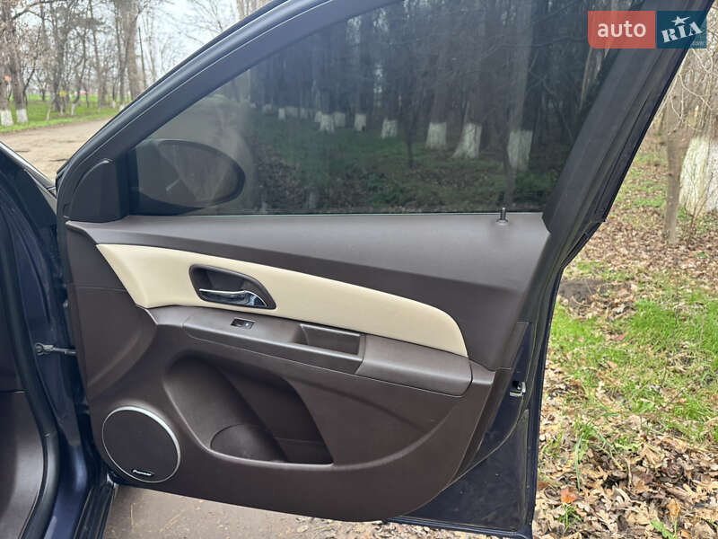 Седан Chevrolet Cruze 2014 в Одессе фото 42 Седан Chevrolet Cruze 2014 в Одессе