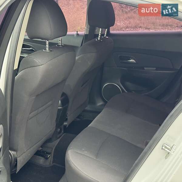 Седан Chevrolet Cruze 2011 в Дніпрі