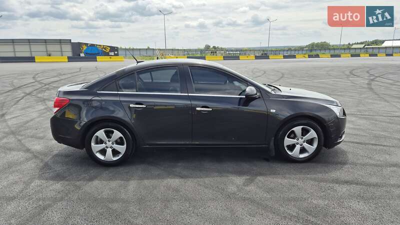 Седан Chevrolet Cruze 2012 в Києві