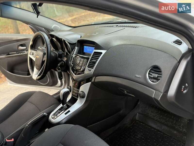 Седан Chevrolet Cruze 2012 в Нововолинську