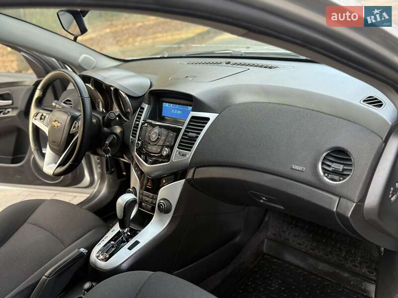 Седан Chevrolet Cruze 2012 в Нововолинську