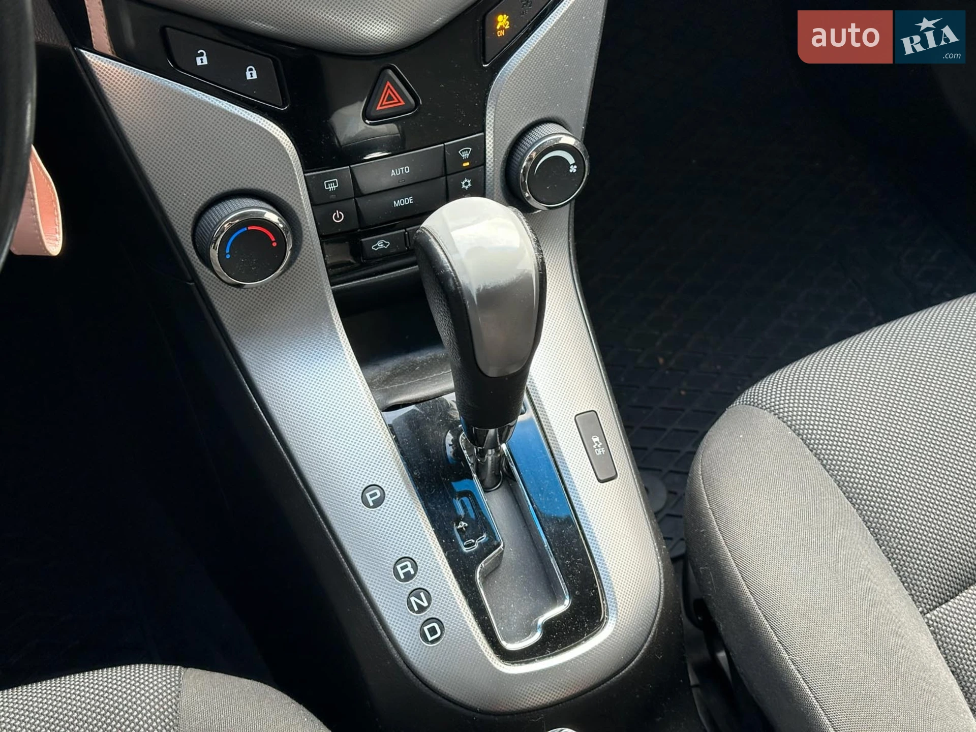 2012 Chevrolet Cruze - мініатюра 25