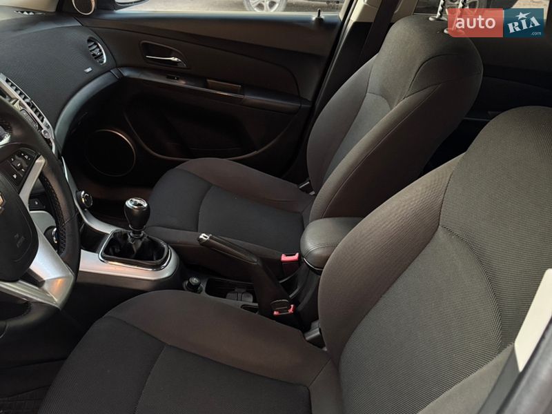 Седан Chevrolet Cruze 2011 в Житомире