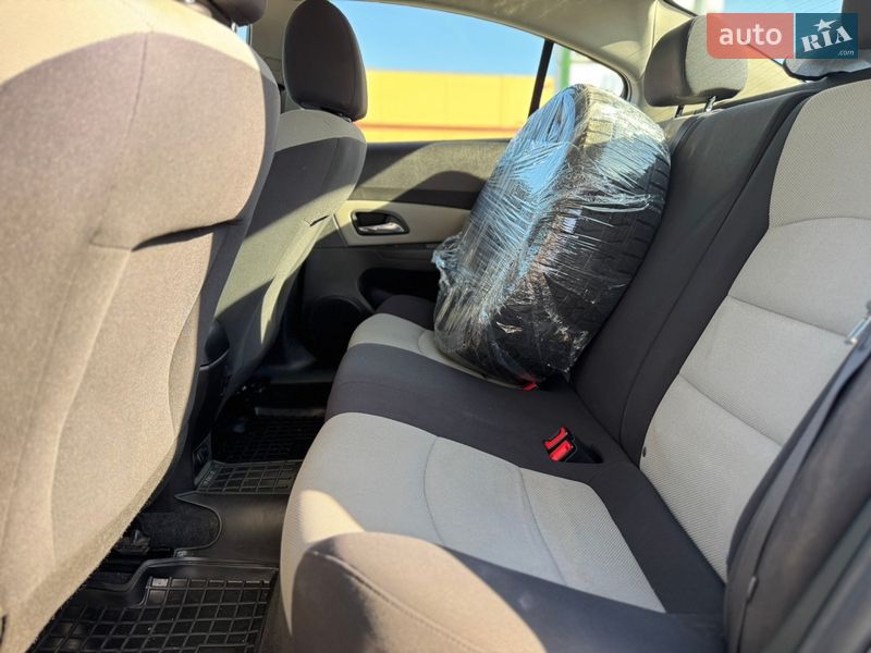 Седан Chevrolet Cruze 2015 в Киеве