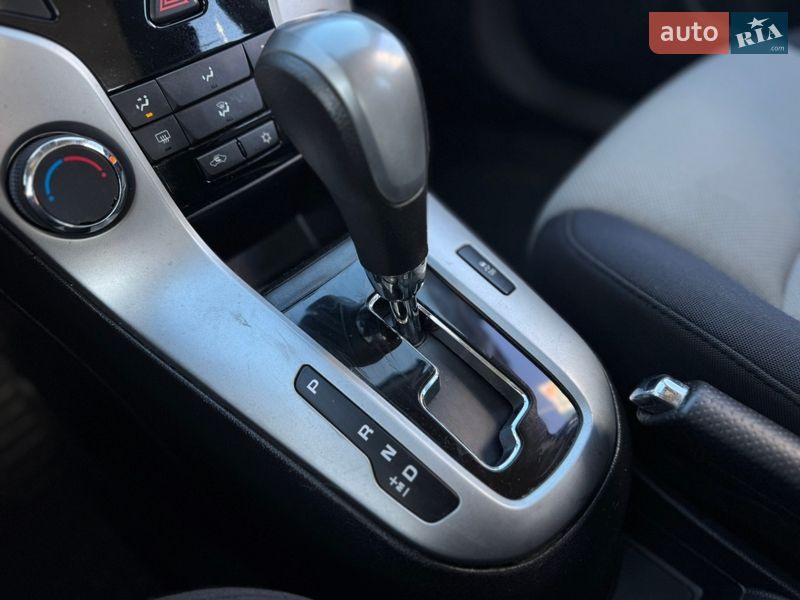 Седан Chevrolet Cruze 2015 в Киеве