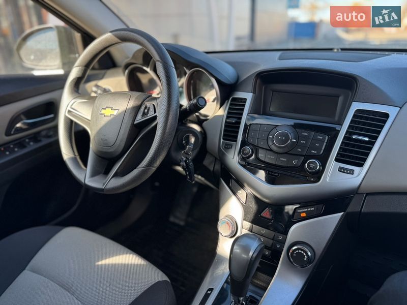 Седан Chevrolet Cruze 2015 в Киеве