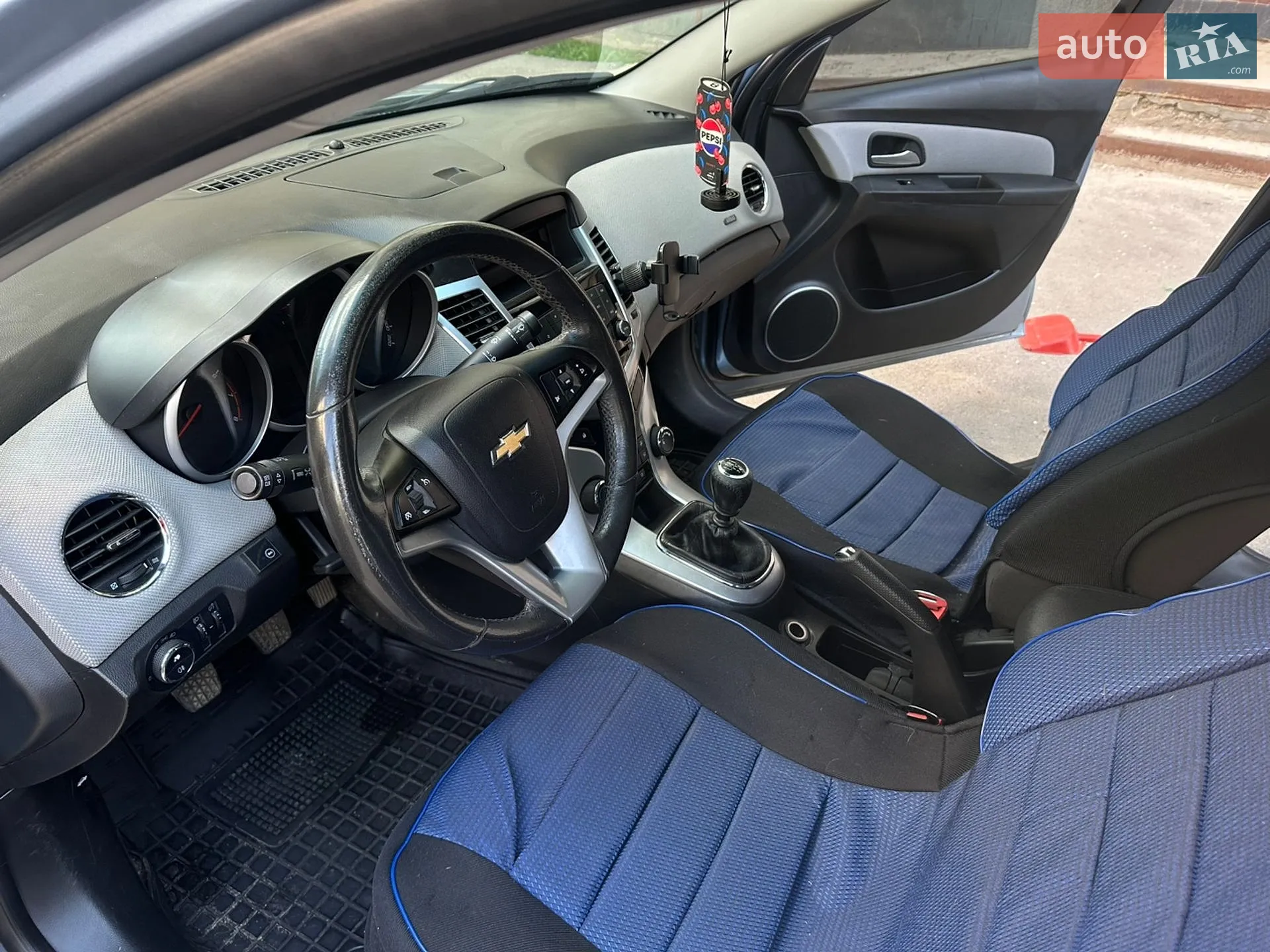 2011 Chevrolet Cruze - мініатюра 12