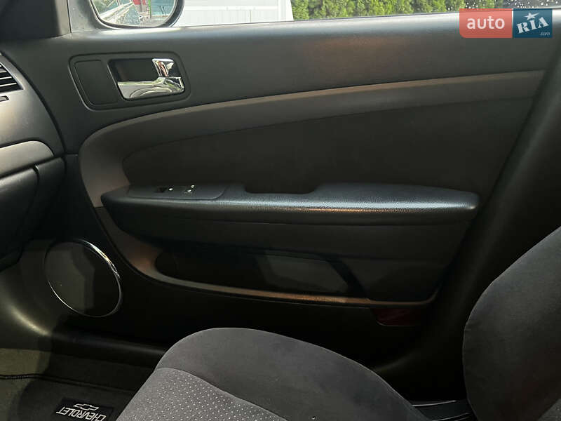 Седан Chevrolet Epica 2011 в Києві