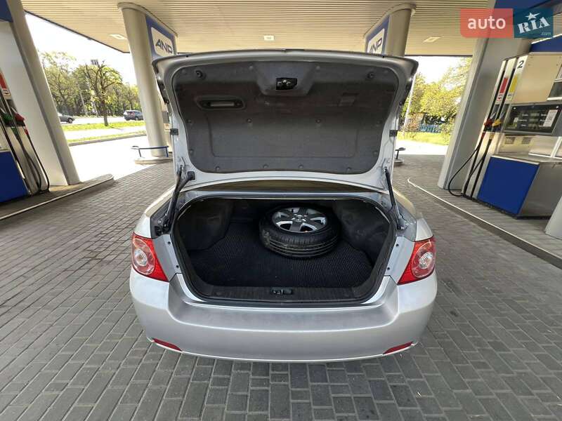Седан Chevrolet Epica 2007 в Николаеве