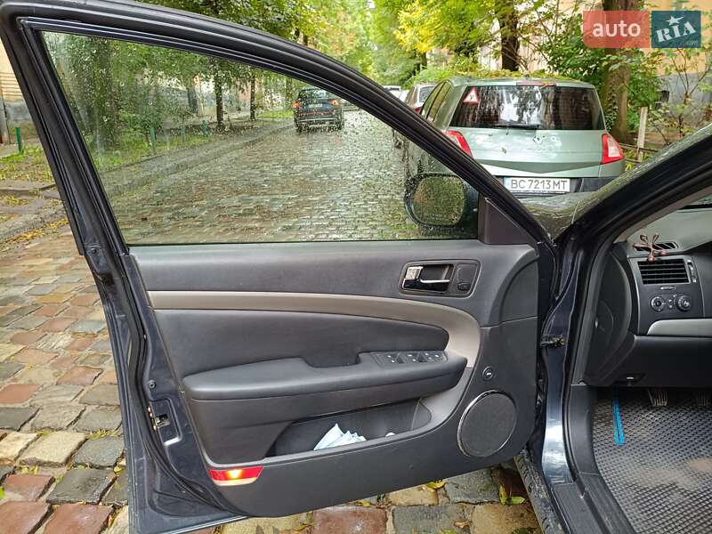 Седан Chevrolet Epica 2006 в Львове