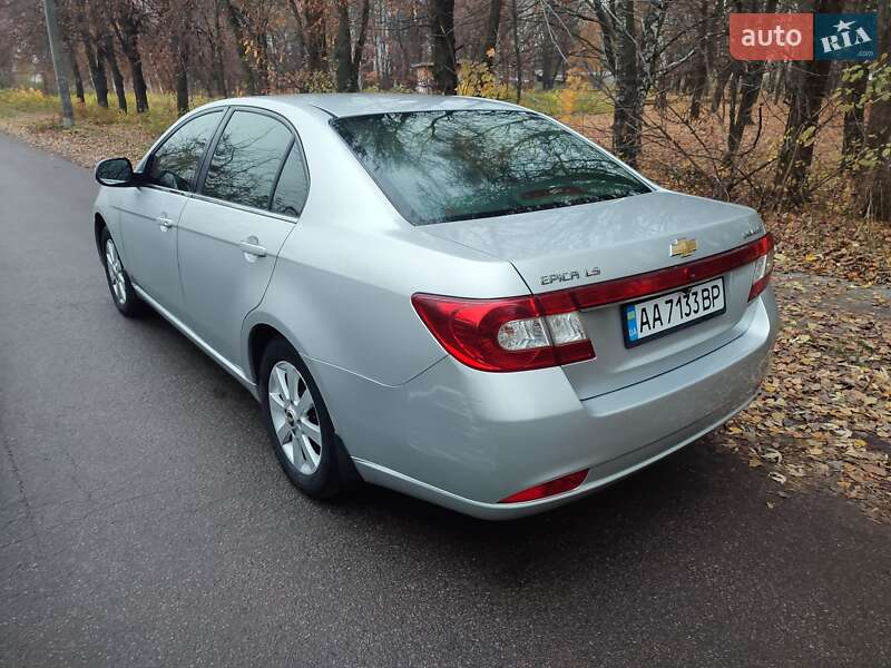 Седан Chevrolet Epica 2011 в Киеве