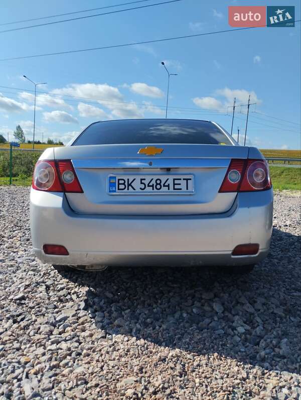 Седан Chevrolet Epica 2008 в Ровно